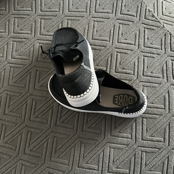 Size 8. Hey dudes. - Picture 3 of 4